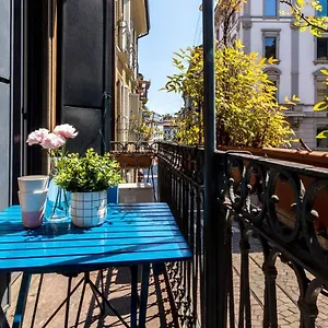 Joivy Charming With Terrace In The Very Heart Of Appartement